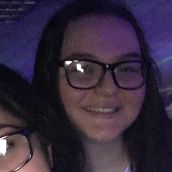 Meet your Posher, Katie - Picture 1 of 1