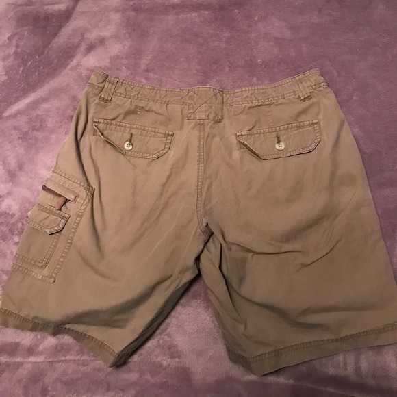 Ladies Columbia cargo shorts - Picture 2 of 5
