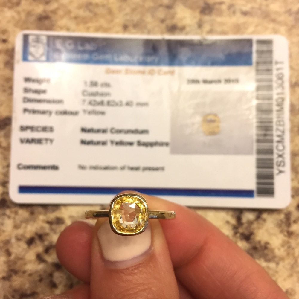 BEAUTIFUL yellow sapphire 14k gold ring size 6