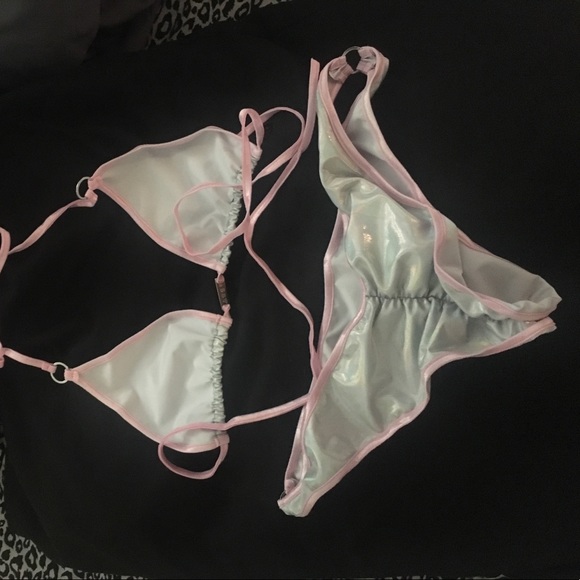 Two piece bikini - Picture 2 of 3