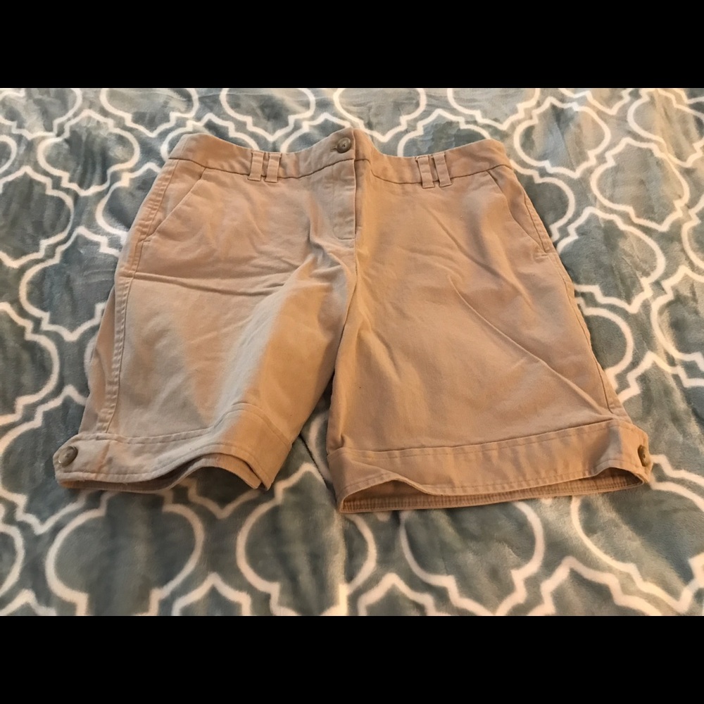 Perfect khaki shorts
