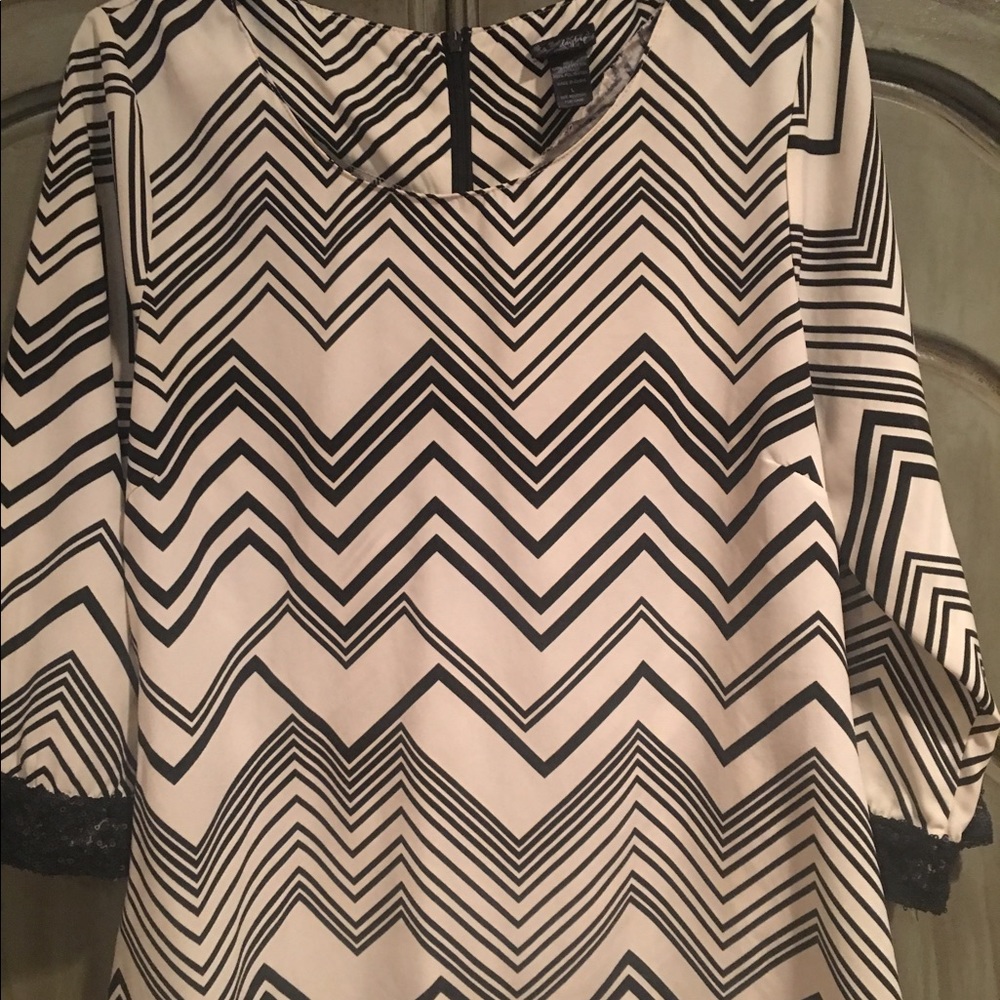 Daytrip black/off white blouse