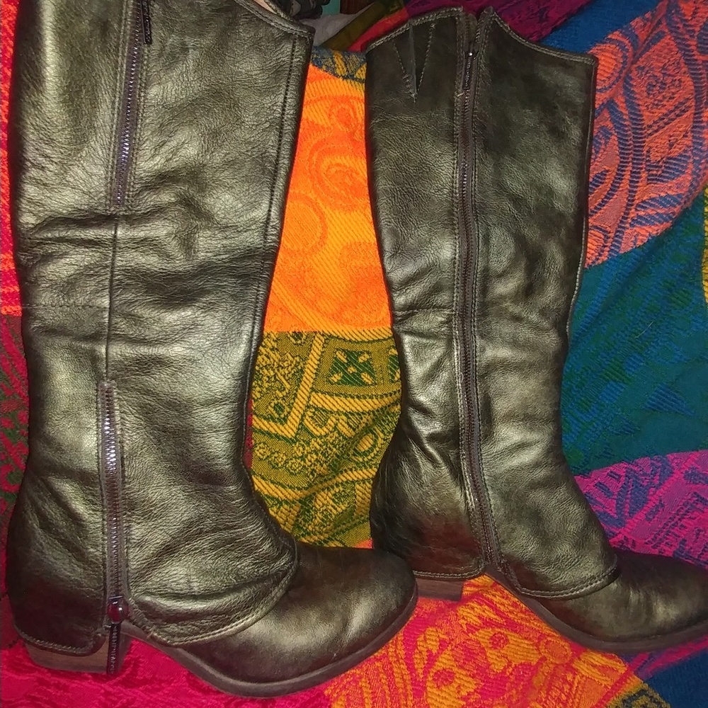 Donald J. Pliner boots