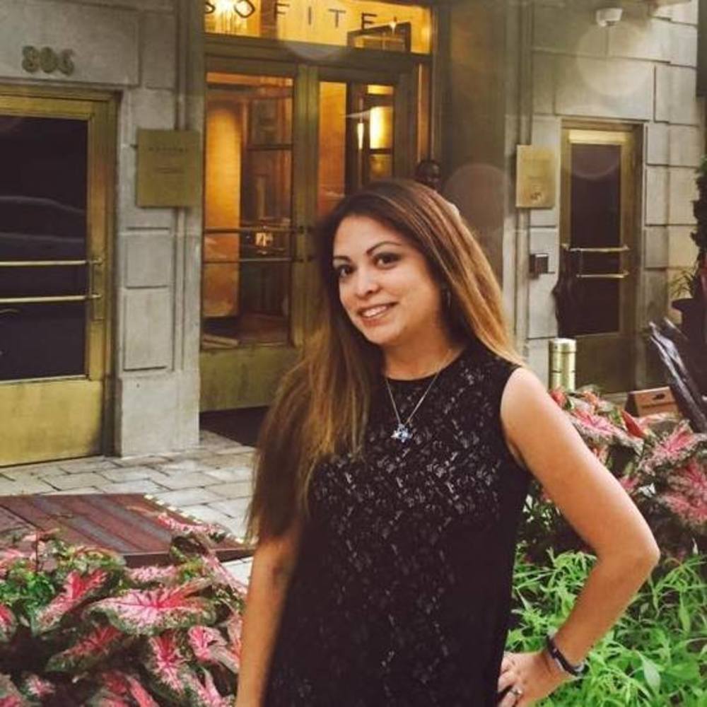 Meet your Posher, Elizabeth