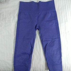Lululemon Seamlessly Street Crop SZ6 Lilac purple