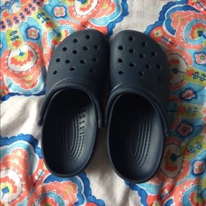 navy crocs classics