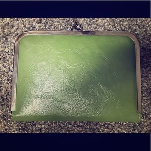 Green clutch