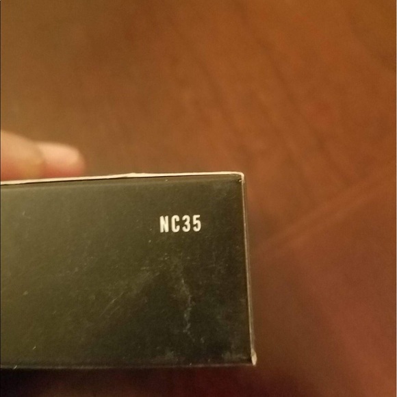🎀NEW HOT AUTHENTIC MAC STUDIO FIX NC35🎀 - Picture 3 of 4