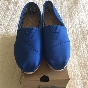Brand New in originaI box Toms Canvas