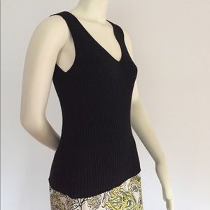 🎁 free gift with any purchase Express sleeveless knitted top. Sz. M