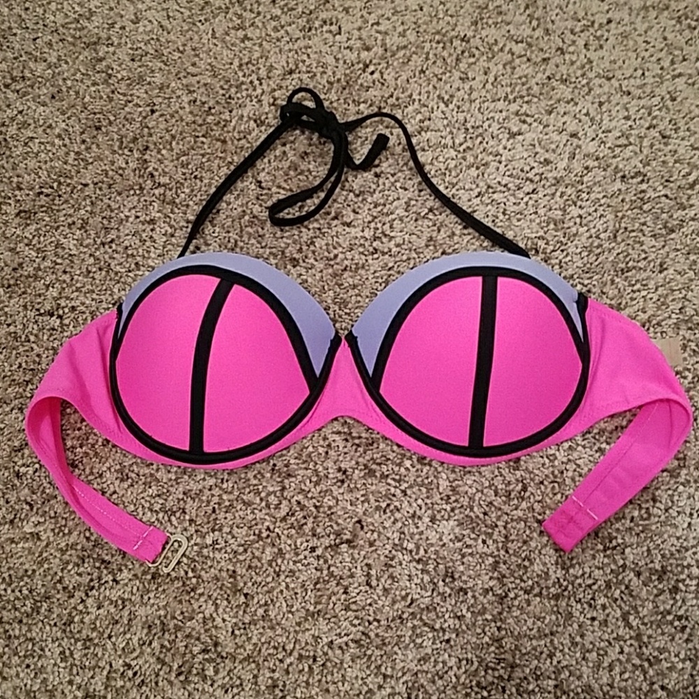 Coral brand geometric bikini top! Top only.