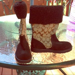 Coach size 6 Signature boots