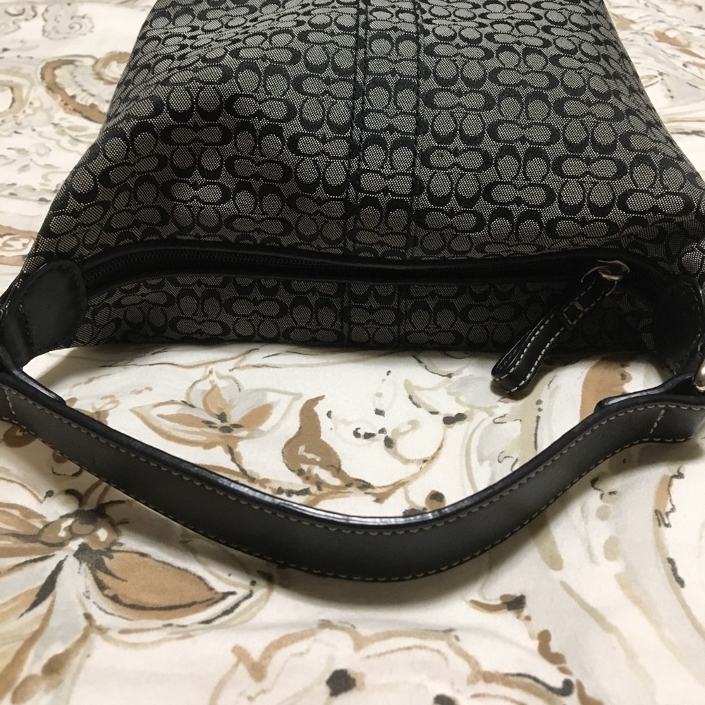 Perfect little signature COACH bag