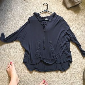 Loose fitting log sleeve top