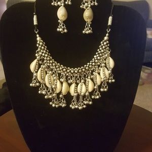 Beautiful Seashell Beaded Necklace Set