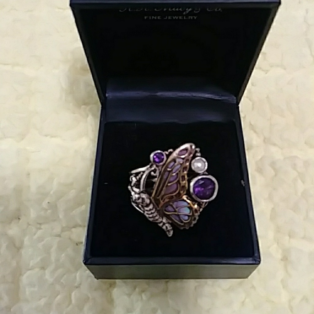 Butterfly ring