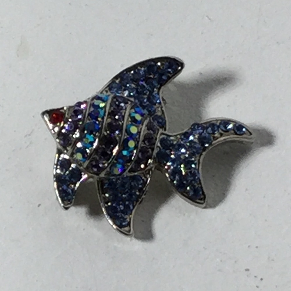 Shiny Rhinestone Fish Brooch/Pin - Picture 3 of 9