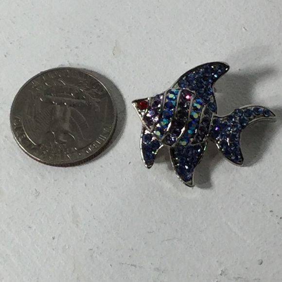 Shiny Rhinestone Fish Brooch/Pin - Picture 9 of 9