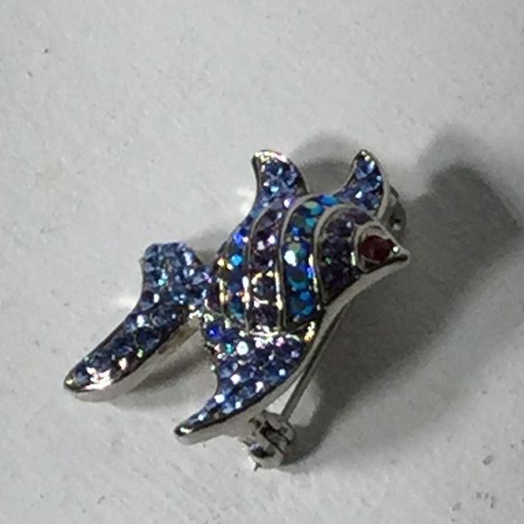 Shiny Rhinestone Fish Brooch/Pin - Picture 6 of 9