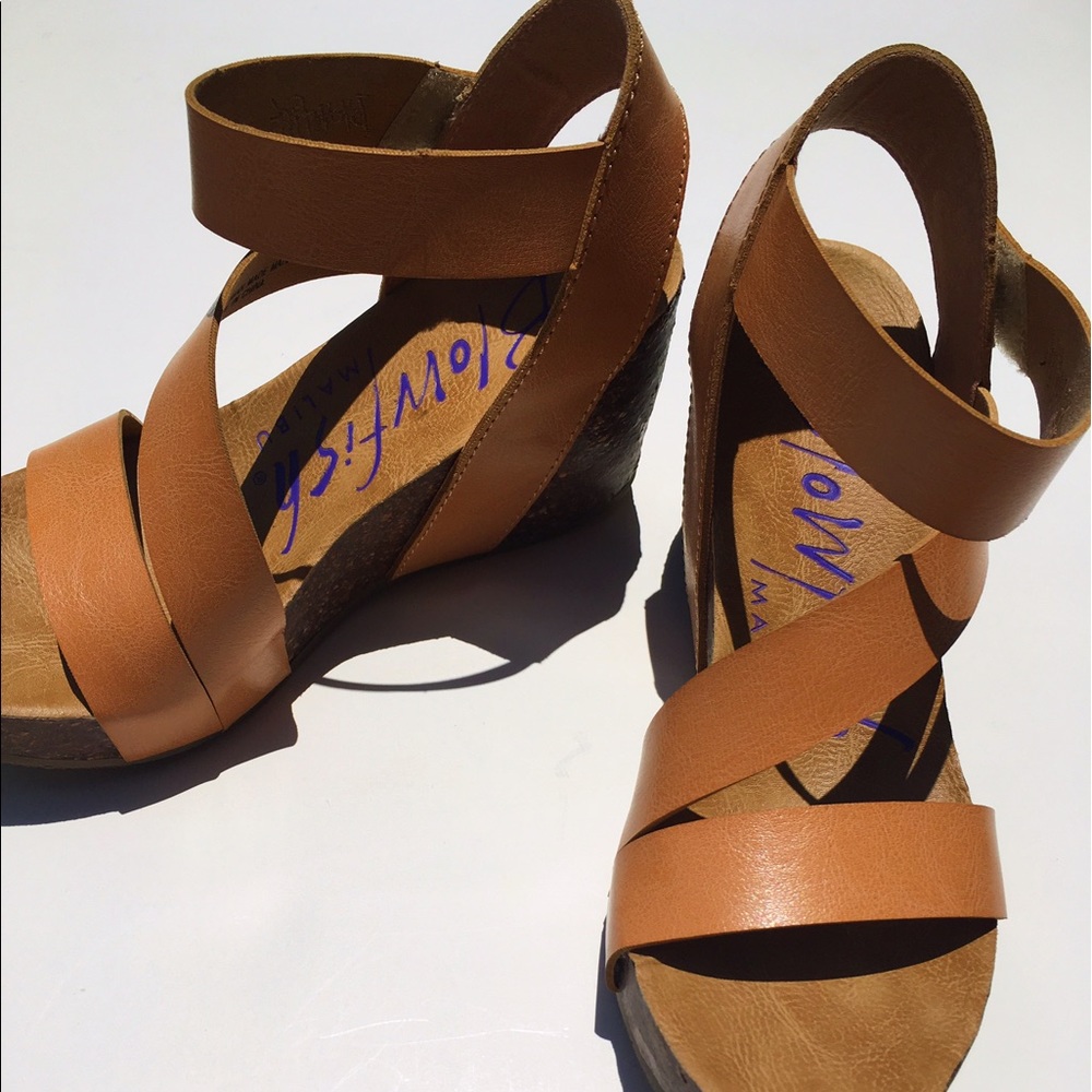 Blowfish Trendy Hapuku Tan Heel Wedges ⭐️