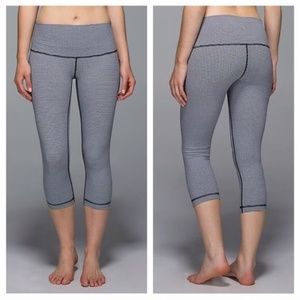 🎉SALE🎉 Lululemon Wunder Under Crops sz6