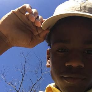 Meet your Posher, Emmanuel