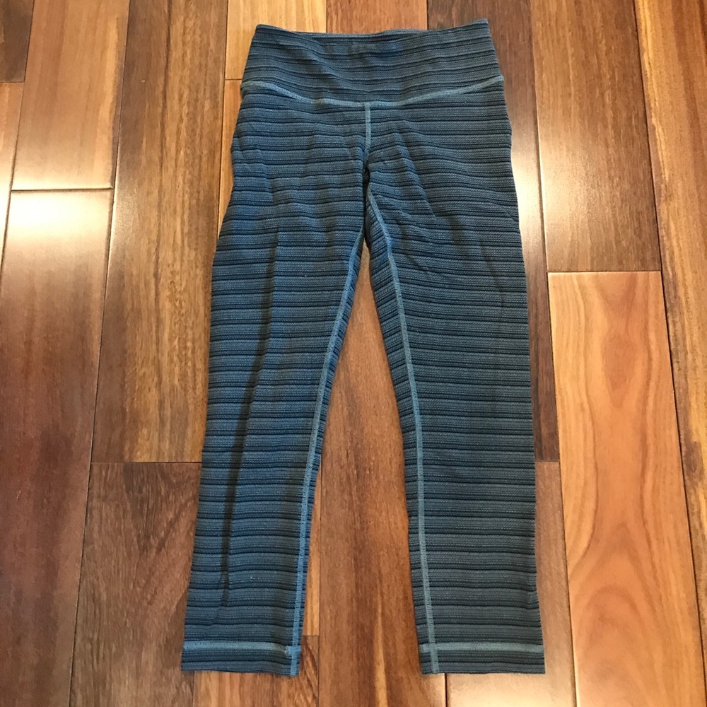 ✨SOLD✨EUC Lululemon Cyber Stripe WUnder Size 2