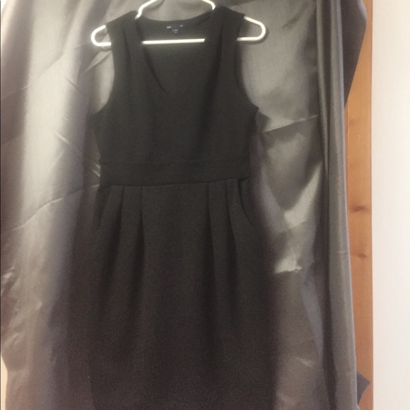 GAP Dresses & Skirts - Gap Sheath Dress