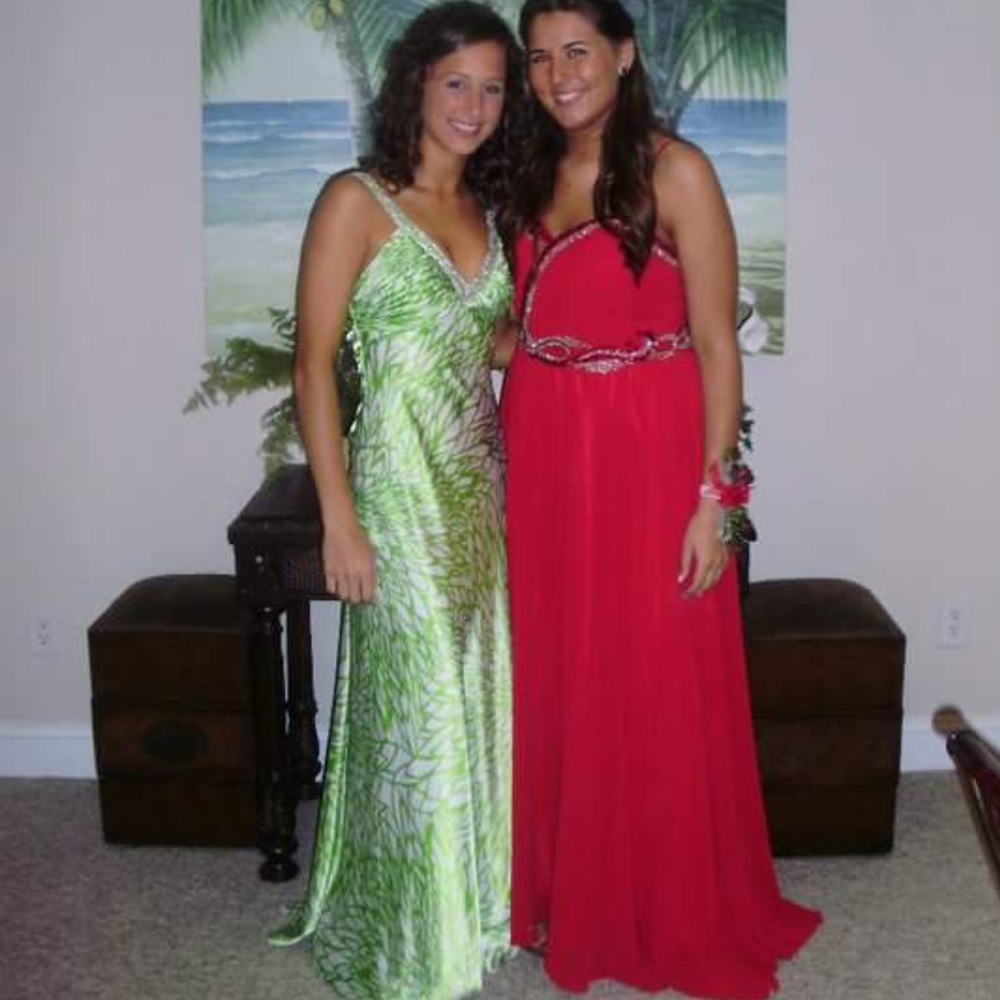 White and green v neck long gown- like new - Picture 2 of 6