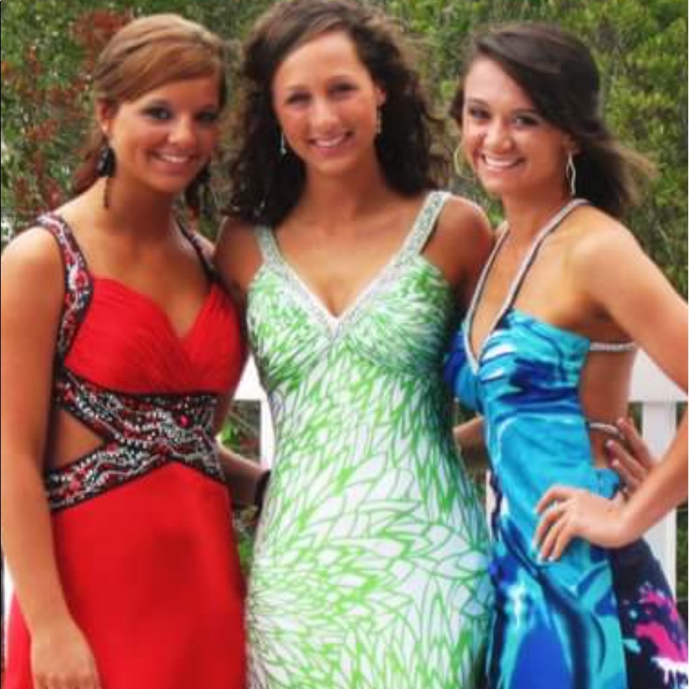 White and green v neck long gown- like new - Picture 1 of 6