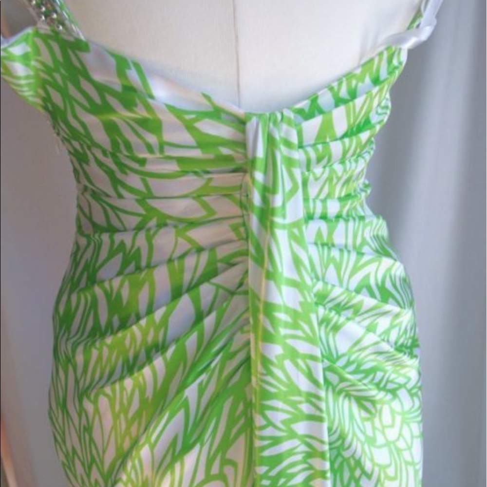 White and green v neck long gown- like new - Picture 3 of 6