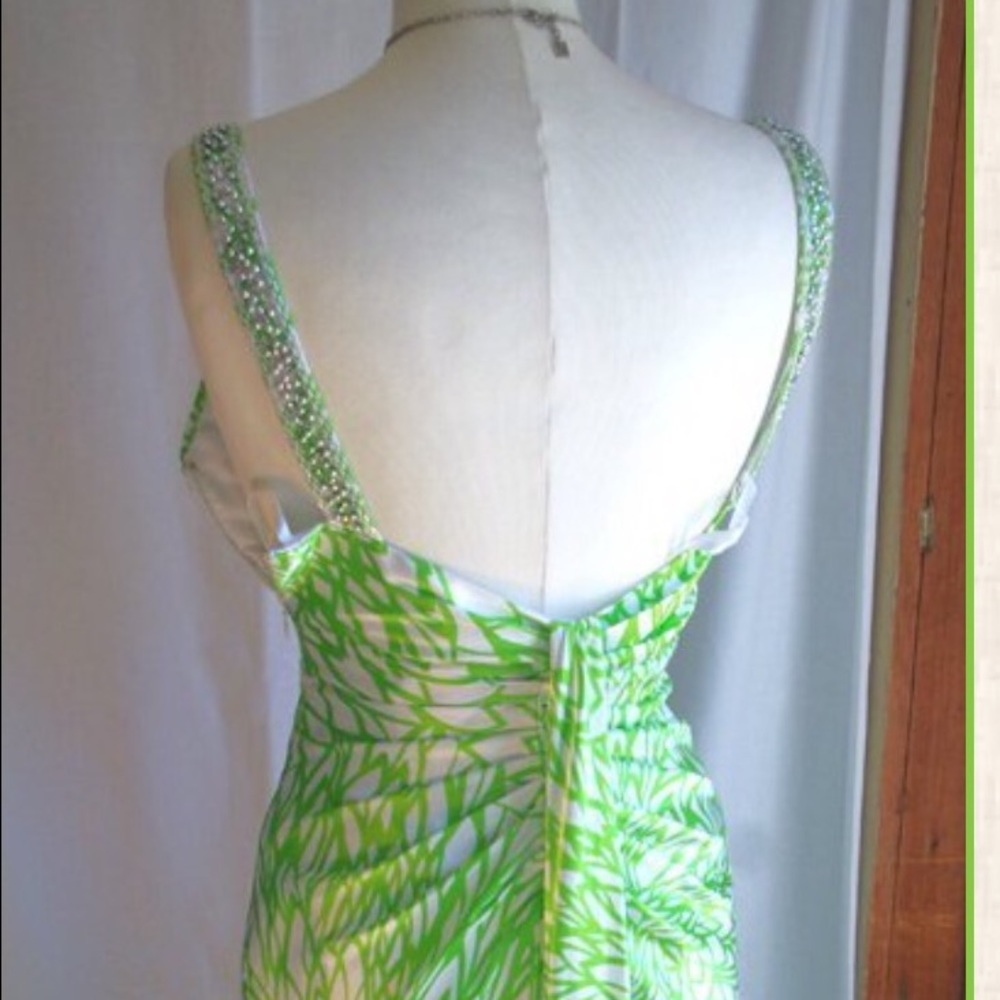White and green v neck long gown- like new - Picture 6 of 6