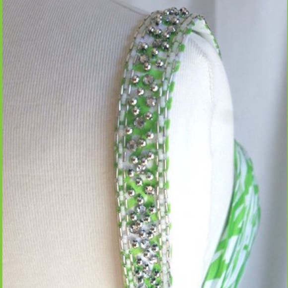 White and green v neck long gown- like new - Picture 4 of 6