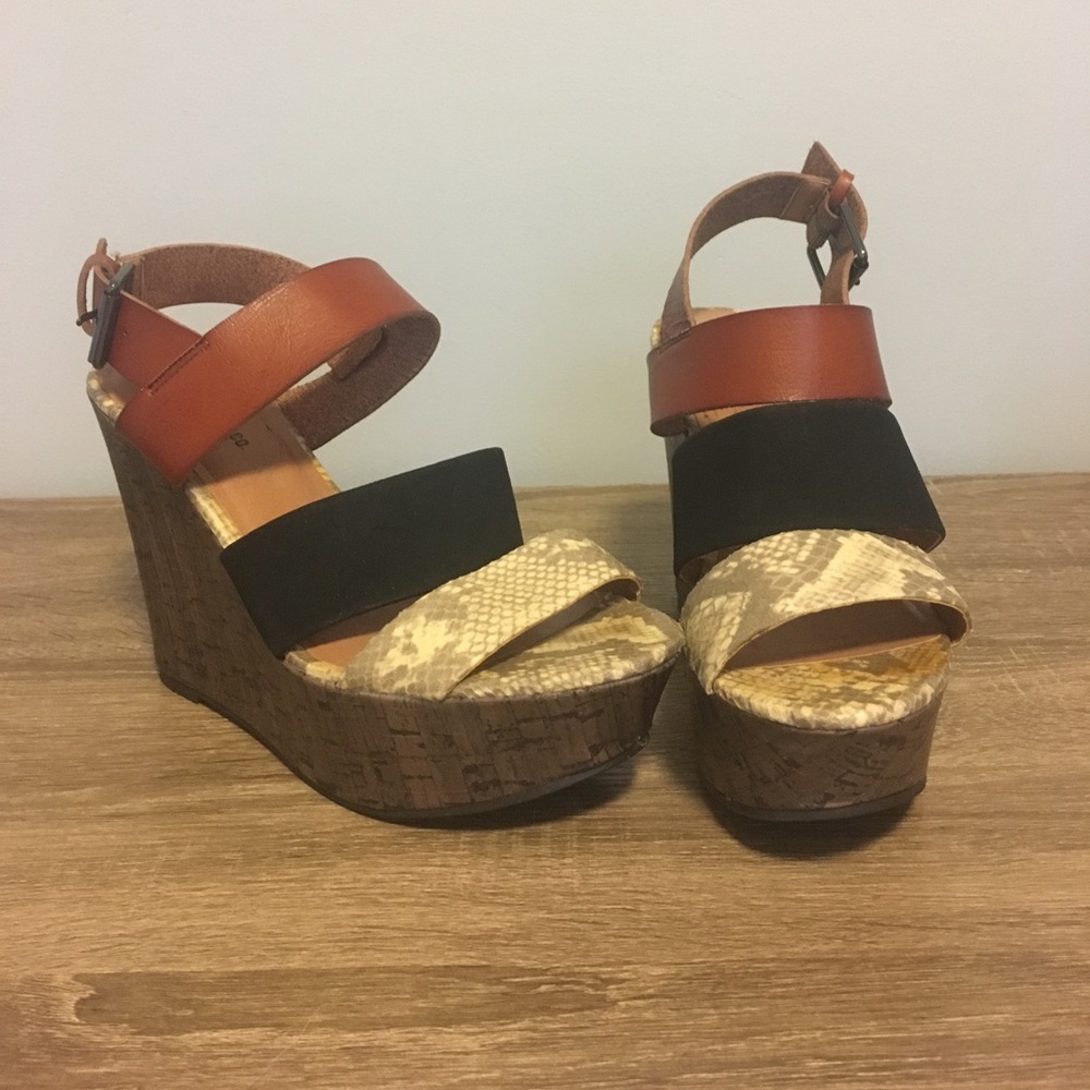 Faux snakeskin wedges