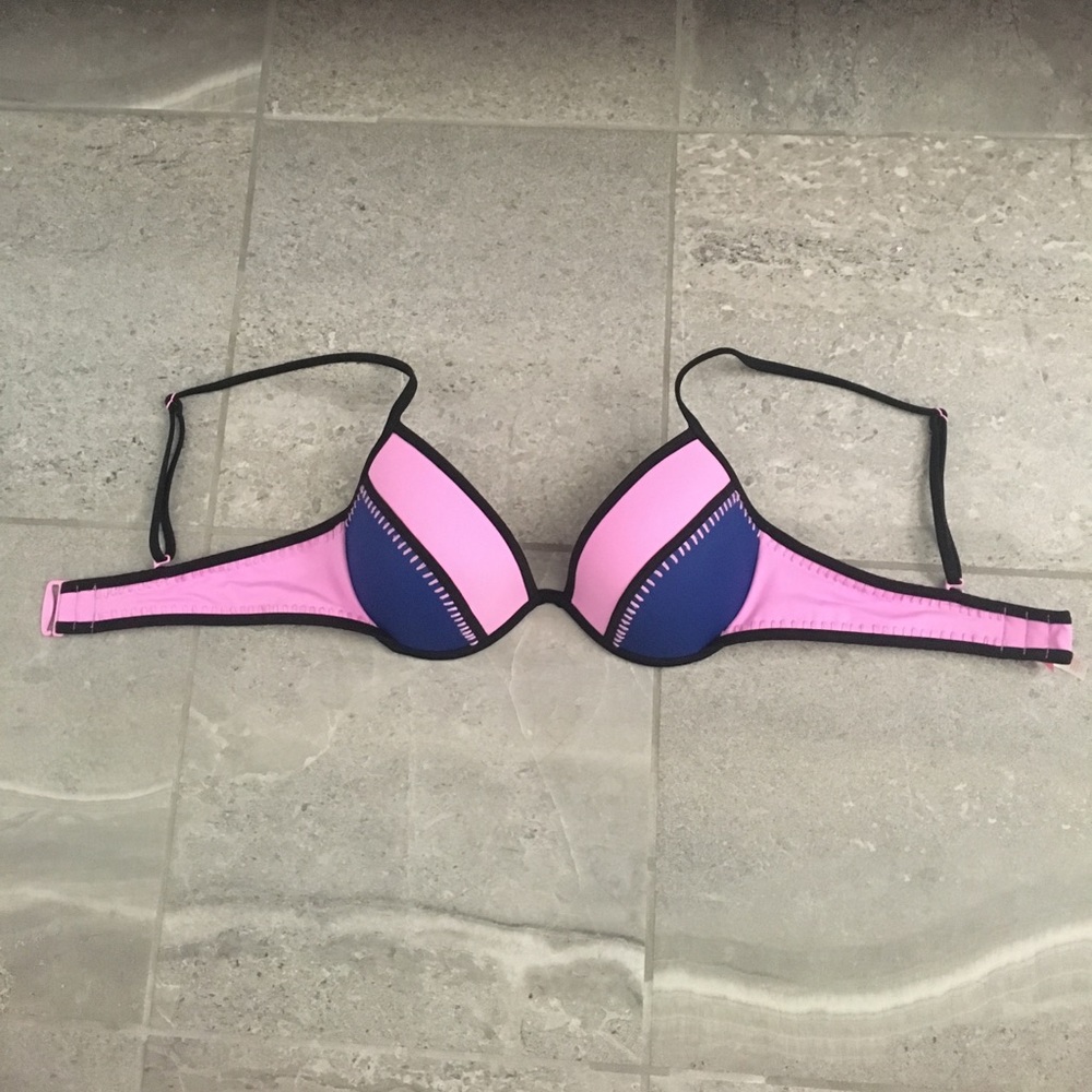 Victoria secret never worn swim suit top size 34 c
