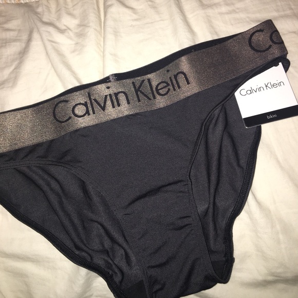 Calvin Klein Bikini Cut Panty - Picture 1 of 2