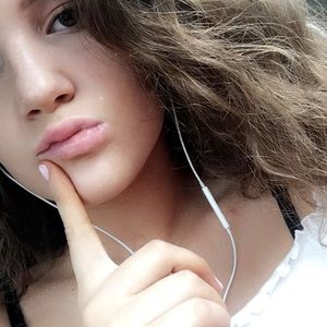 Meet your Posher, Eva