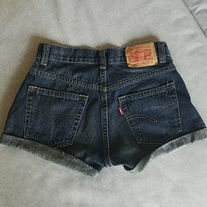 Final Price! Summer Levi Shorts! 26"