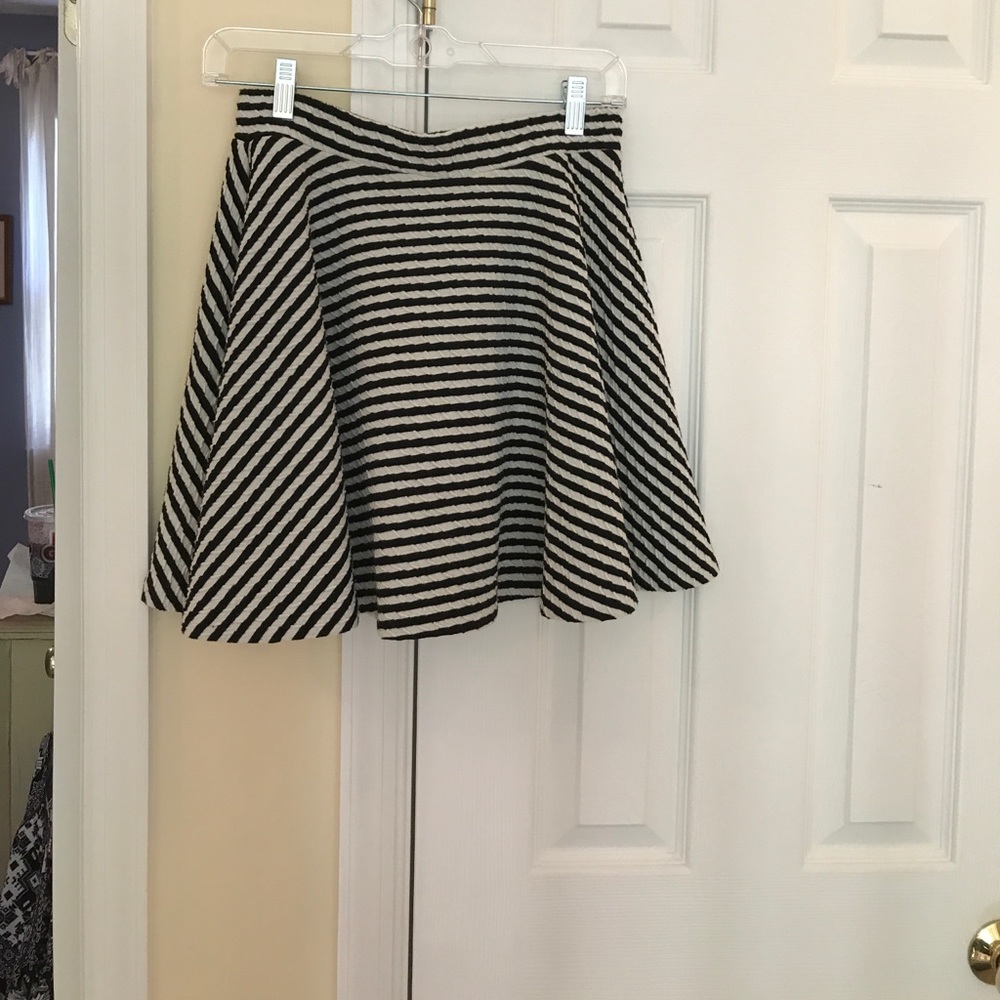 Black white striped mini