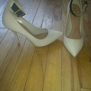 JustFab LUXE Caldecott suede pumps, size 9