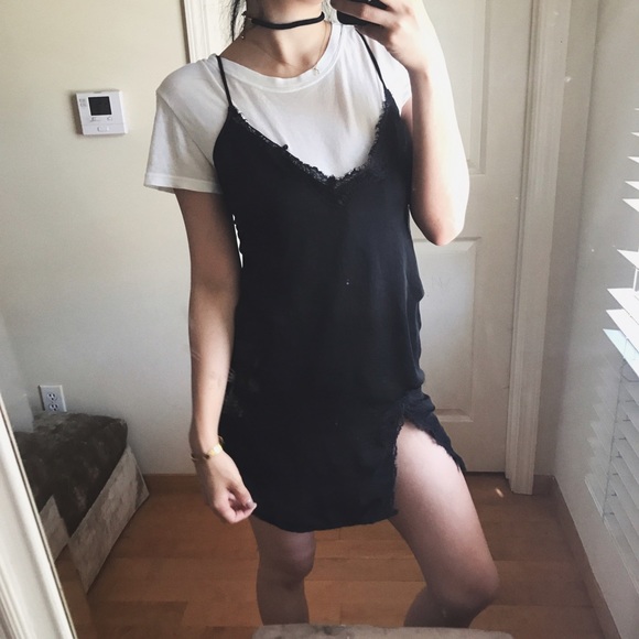 🔴SOLD🔴Out from under silp dress - Picture 2 of 4