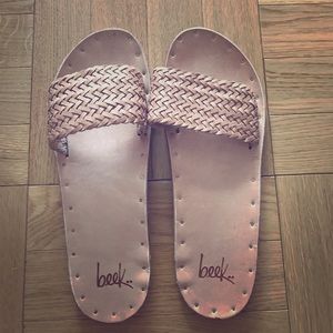 Trendy and comfortable Beek slides