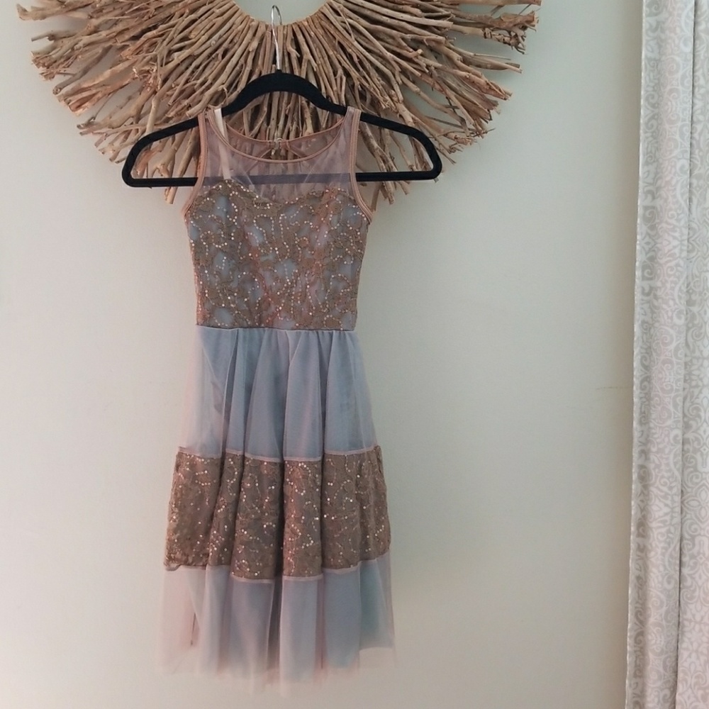 Girl's dress