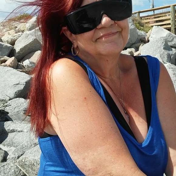 Meet your Posher, Claire - Picture 1 of 1
