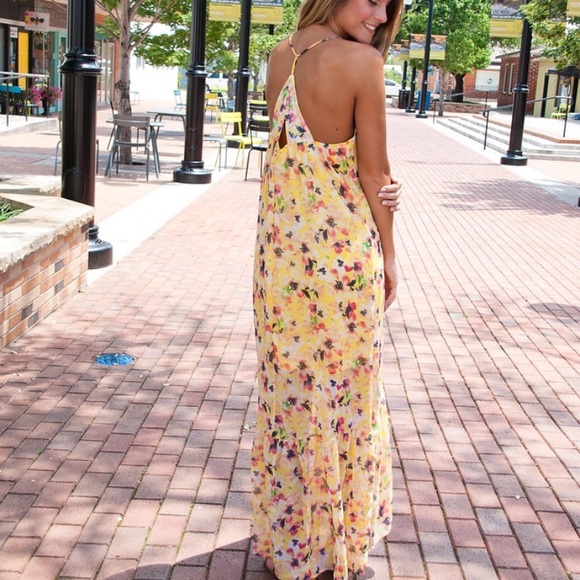 Medium Yellow Maxi dress - Picture 3 of 3