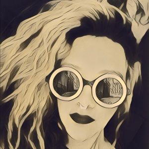 Meet your Posher, Raquel