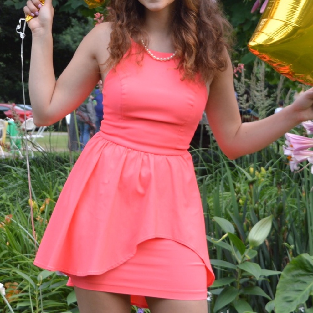 adorable, once-worn, Lulu's pink dress!