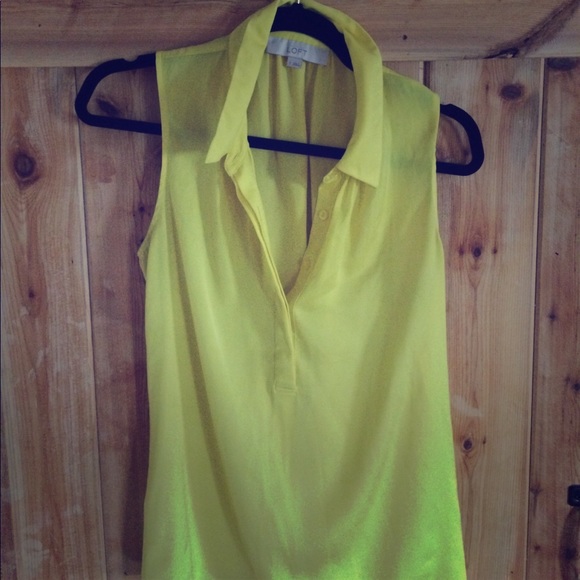 LOFT Sleeve-less buttoned top. - Picture 1 of 4