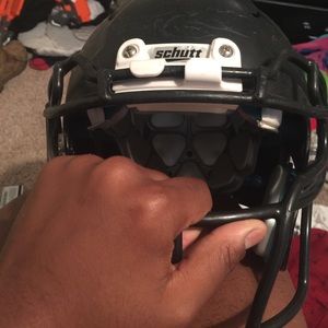 Schutt vengeance football helmet