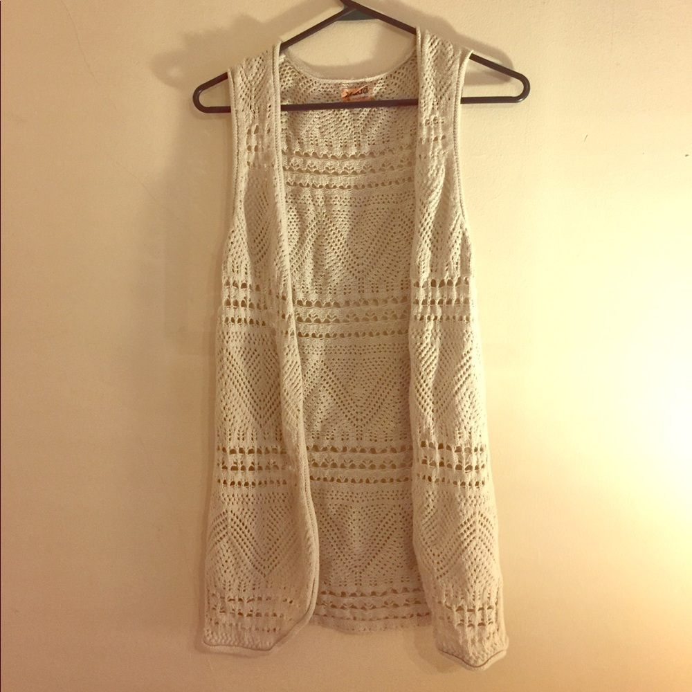 Sleeveless sweater vest